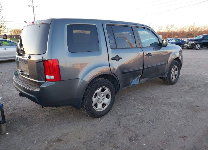 Photo 4 of 2011 Honda Pilot LX (VIN 5FNYF3H24BB005036)