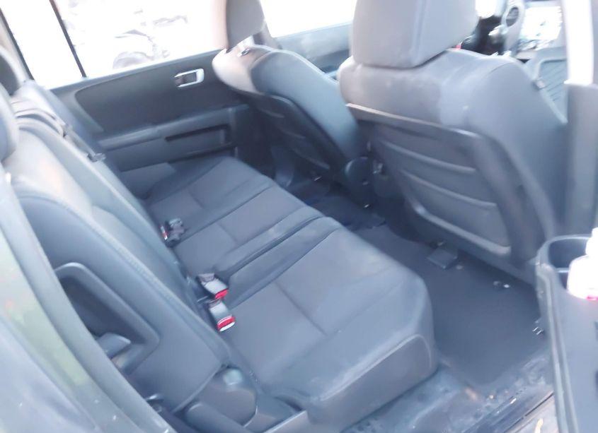 Photo 8 of 2011 Honda Pilot LX (VIN 5FNYF3H24BB005036)