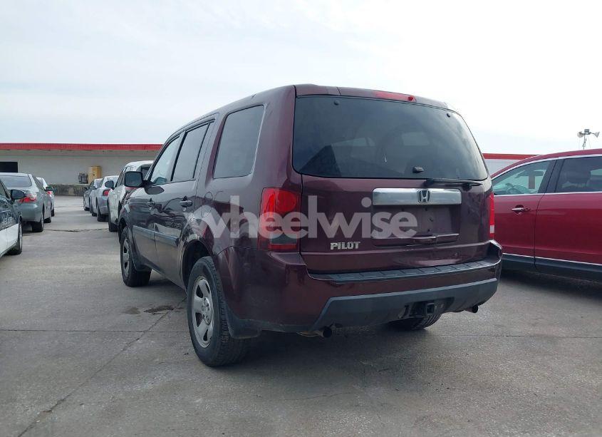 Photo 3 of 2011 Honda Pilot LX (VIN 5FNYF3H24BB020152)