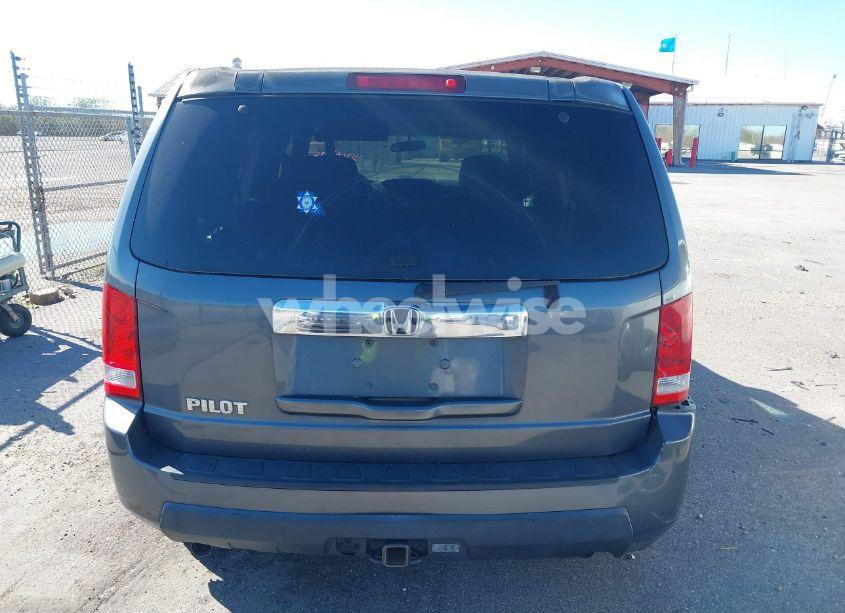 Photo 15 of 2011 Honda Pilot LX (VIN 5FNYF3H24BB022435)
