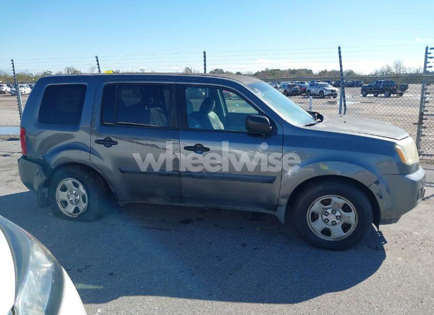 Photo 6 of 2011 Honda Pilot LX (VIN 5FNYF3H24BB022435)