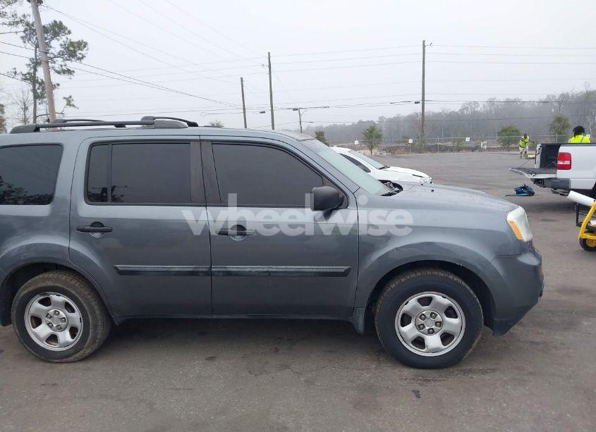 Photo 13 of 2013 Honda Pilot LX (VIN 5FNYF3H24DB014225)