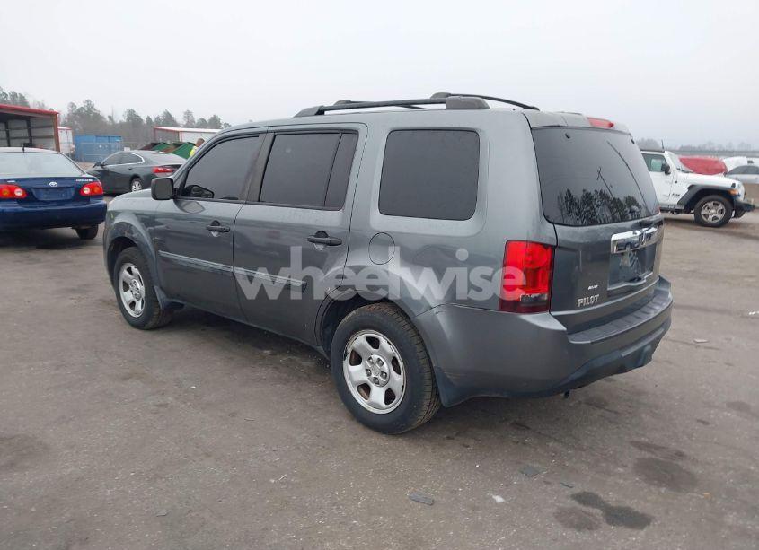 Photo 3 of 2013 Honda Pilot LX (VIN 5FNYF3H24DB014225)