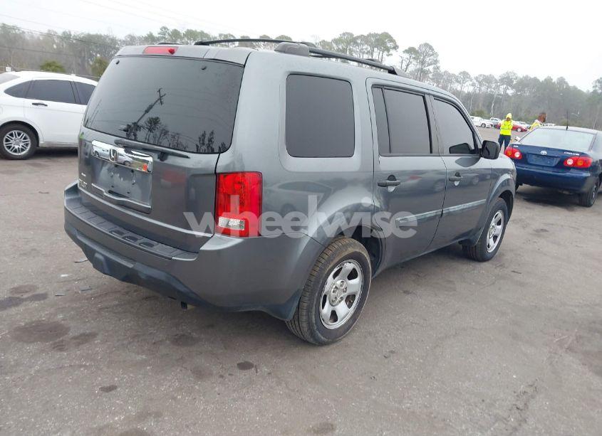Photo 4 of 2013 Honda Pilot LX (VIN 5FNYF3H24DB014225)