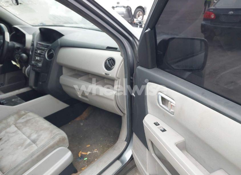 Photo 5 of 2013 Honda Pilot LX (VIN 5FNYF3H24DB014225)