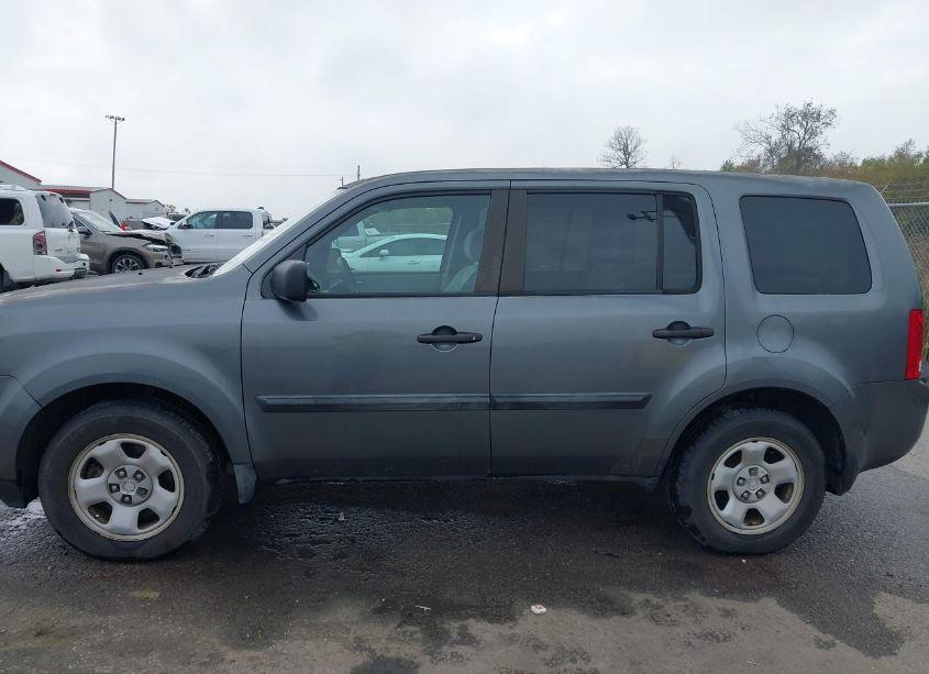 Photo 14 of 2013 Honda Pilot LX (VIN 5FNYF3H24DB031087)