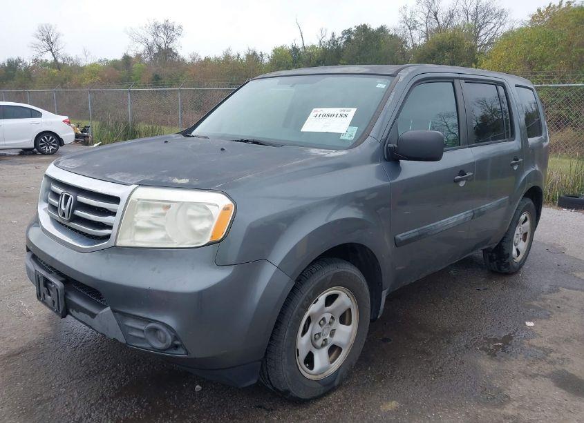Photo 2 of 2013 Honda Pilot LX (VIN 5FNYF3H24DB031087)