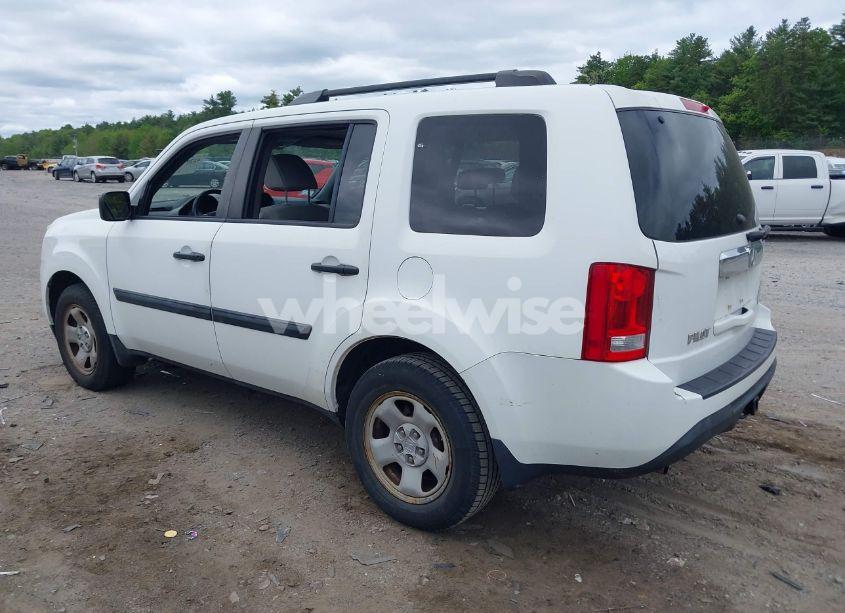 Photo 3 of 2014 Honda Pilot LX (VIN 5FNYF3H24EB004215)