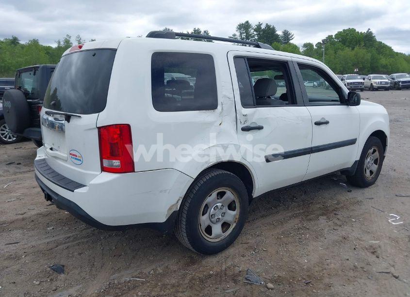 Photo 4 of 2014 Honda Pilot LX (VIN 5FNYF3H24EB004215)