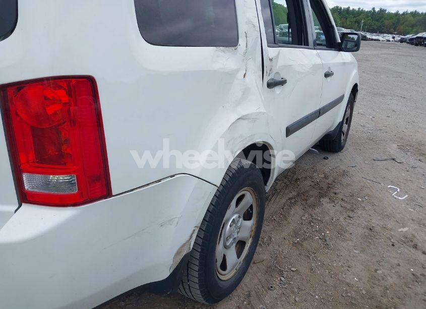 Photo 6 of 2014 Honda Pilot LX (VIN 5FNYF3H24EB004215)