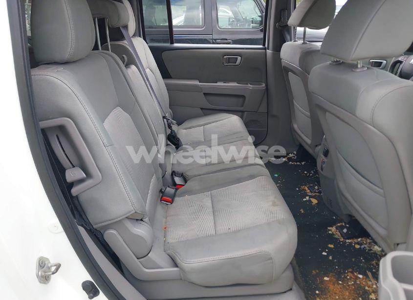 Photo 8 of 2014 Honda Pilot LX (VIN 5FNYF3H24EB004215)