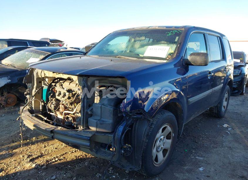 Photo 2 of 2014 Honda Pilot LX (VIN 5FNYF3H24EB006823)