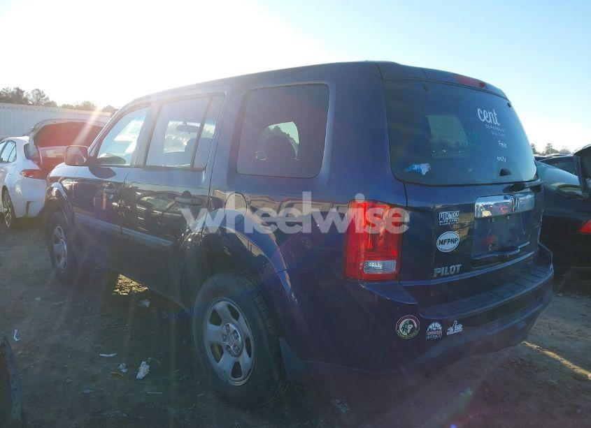 Photo 3 of 2014 Honda Pilot LX (VIN 5FNYF3H24EB006823)