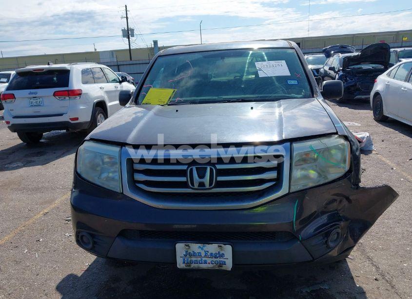 Photo 12 of 2014 Honda Pilot LX (VIN 5FNYF3H24EB021337)