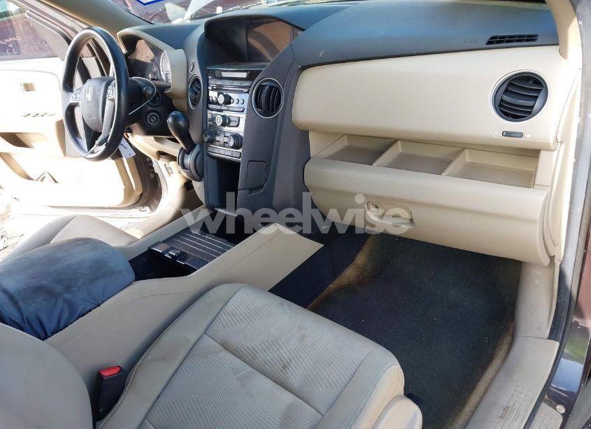 Photo 5 of 2014 Honda Pilot LX (VIN 5FNYF3H24EB021337)