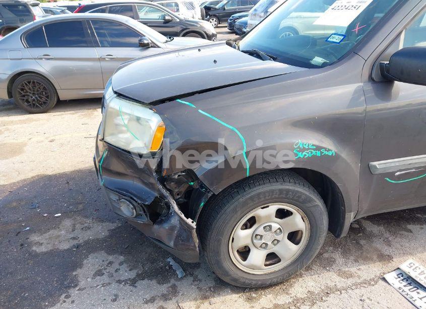 Photo 6 of 2014 Honda Pilot LX (VIN 5FNYF3H24EB021337)