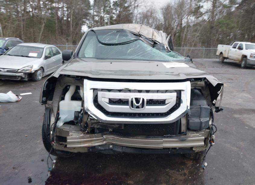 Photo 13 of 2010 Honda Pilot LX (VIN 5FNYF3H25AB010180)