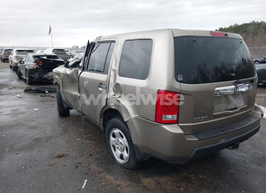 Photo 3 of 2010 Honda Pilot LX (VIN 5FNYF3H25AB010180)