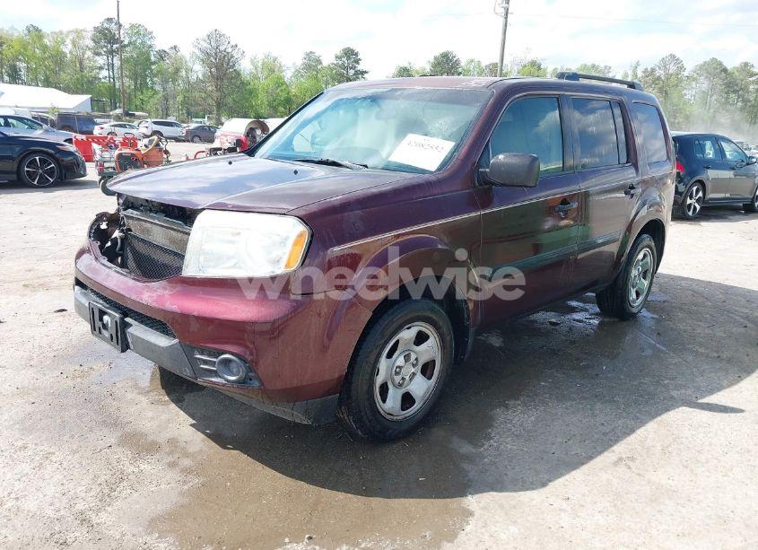 Photo 2 of 2013 Honda Pilot LX (VIN 5FNYF3H25DB024276)