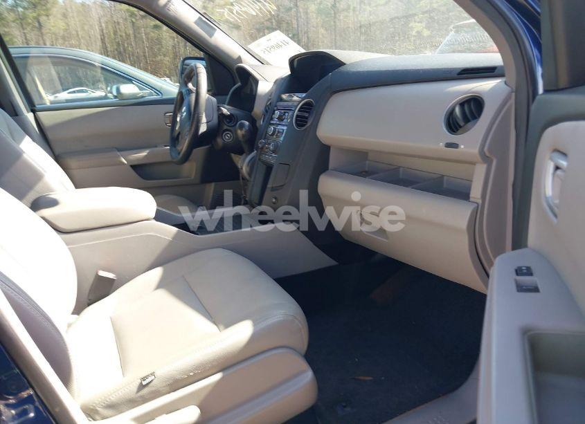 Photo 5 of 2013 Honda Pilot LX (VIN 5FNYF3H25DB030739)