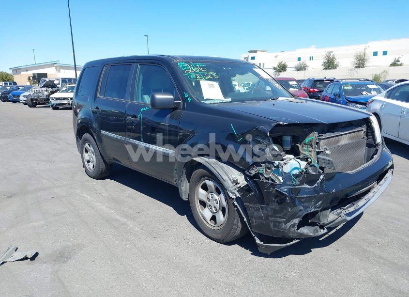 2015 Honda Pilot LX (VIN 5FNYF3H25FB016469) main photo