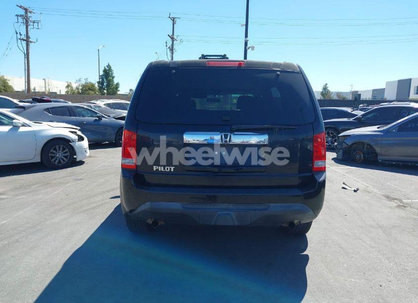 Photo 17 of 2015 Honda Pilot LX (VIN 5FNYF3H25FB016469)