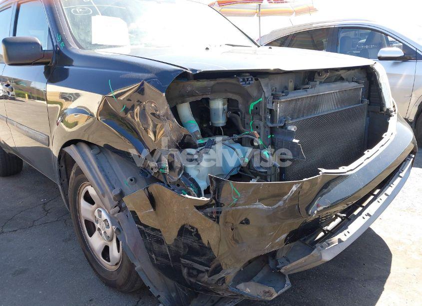 Photo 6 of 2015 Honda Pilot LX (VIN 5FNYF3H25FB016469)