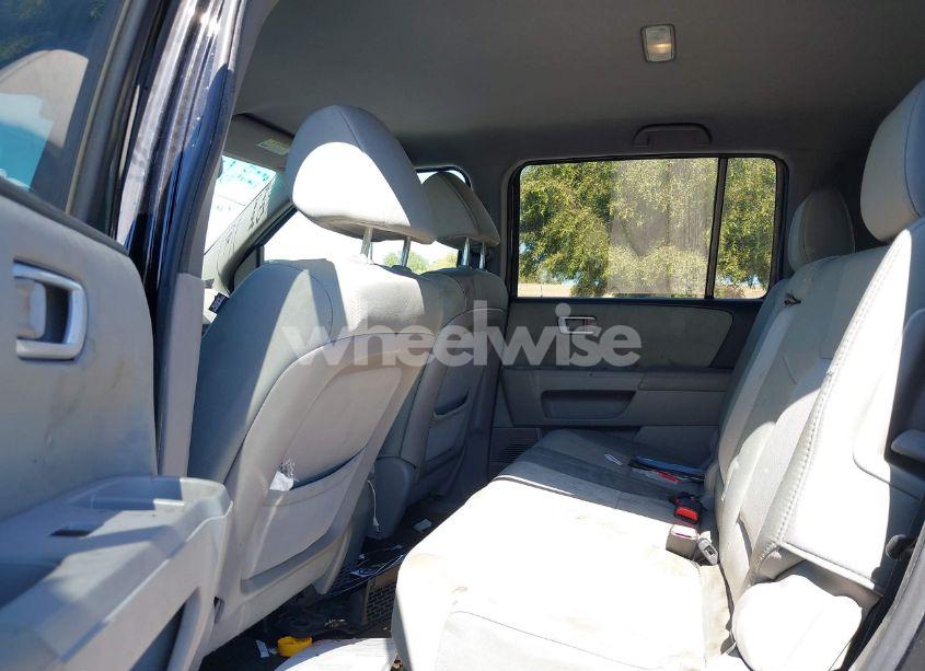 Photo 8 of 2015 Honda Pilot LX (VIN 5FNYF3H25FB016469)