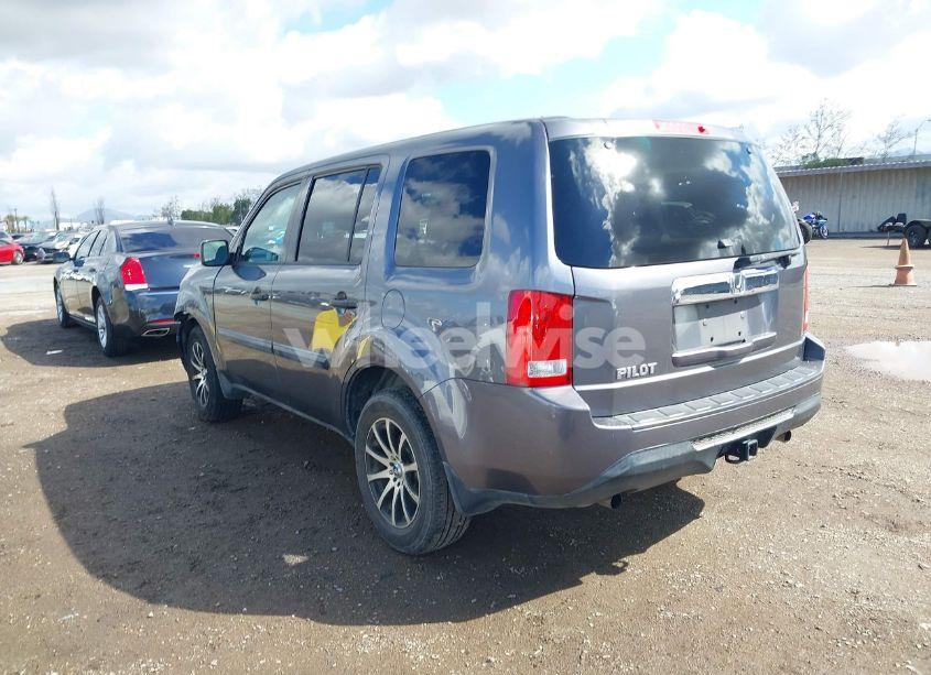 Photo 3 of 2014 Honda Pilot LX (VIN 5FNYF3H26EB006385)