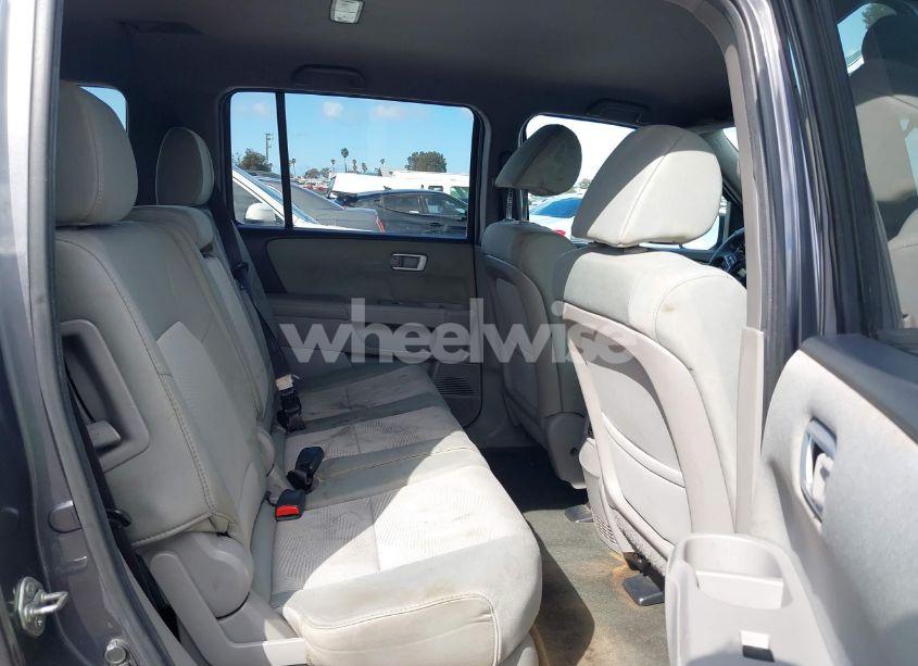 Photo 8 of 2014 Honda Pilot LX (VIN 5FNYF3H26EB006385)