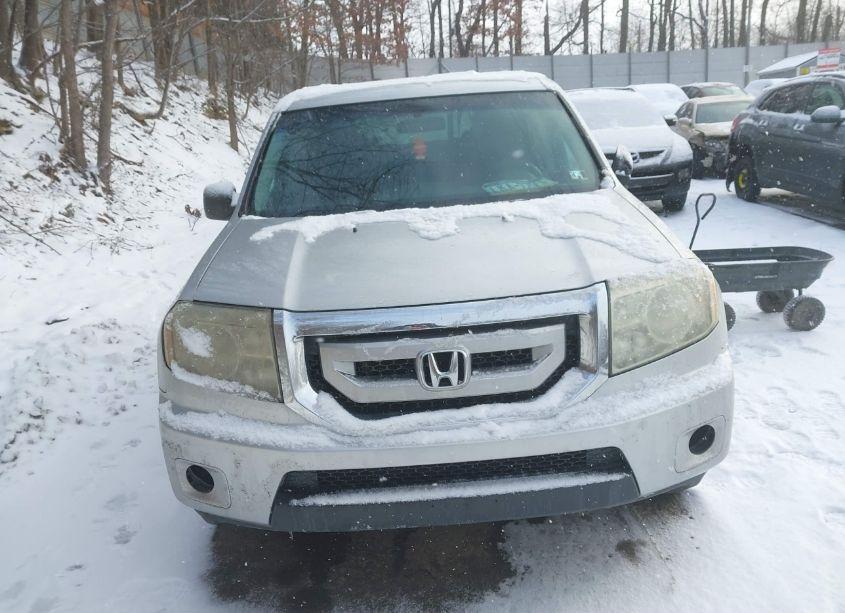 Photo 12 of 2011 Honda Pilot LX (VIN 5FNYF3H27BB015527)