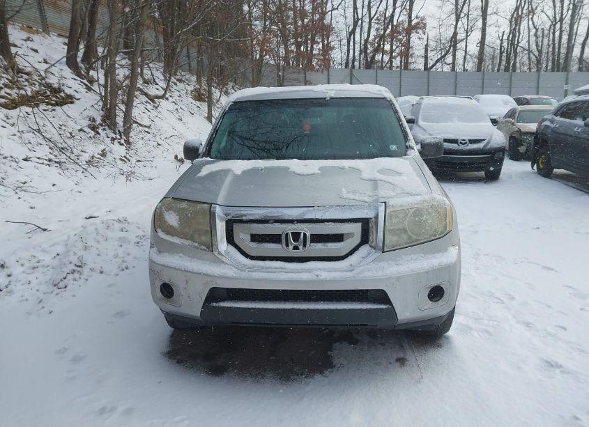 Photo 13 of 2011 Honda Pilot LX (VIN 5FNYF3H27BB015527)