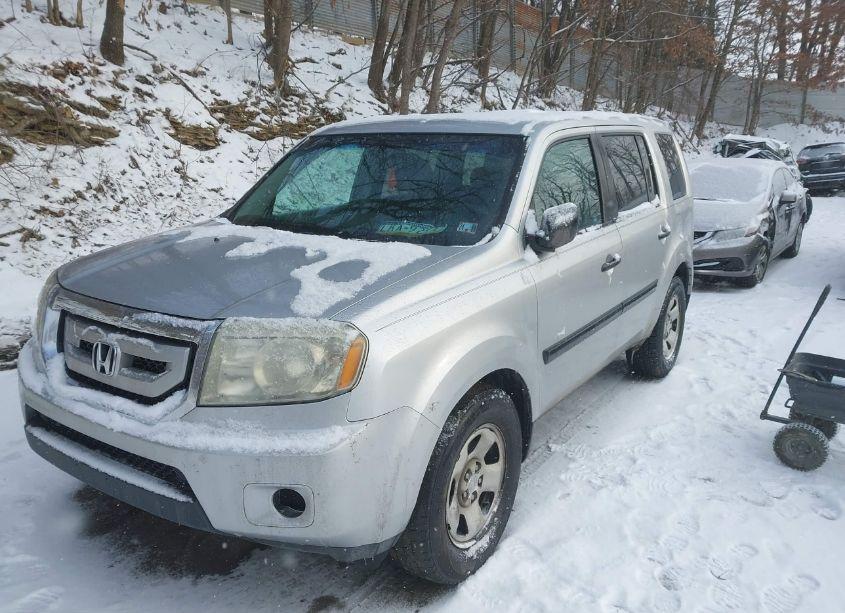 Photo 22 of 2011 Honda Pilot LX (VIN 5FNYF3H27BB015527)