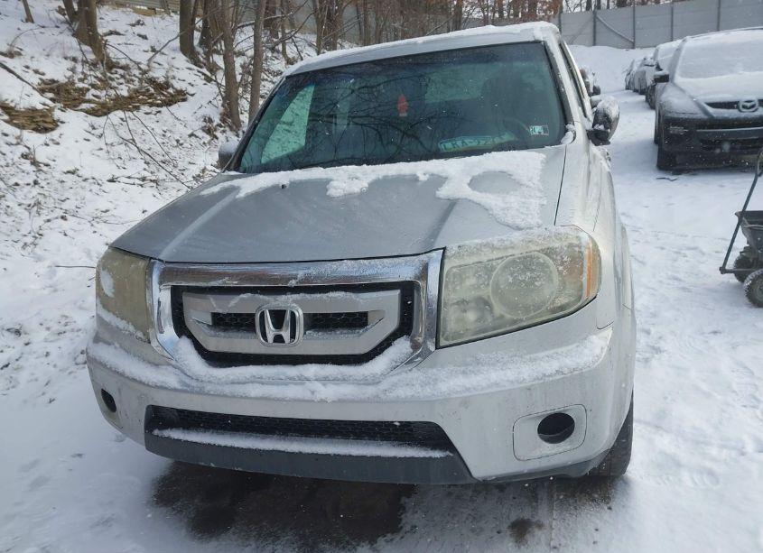 Photo 6 of 2011 Honda Pilot LX (VIN 5FNYF3H27BB015527)