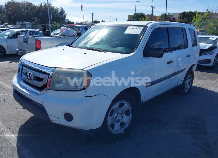 Photo 2 of 2011 Honda Pilot LX (VIN 5FNYF3H27BB052304)