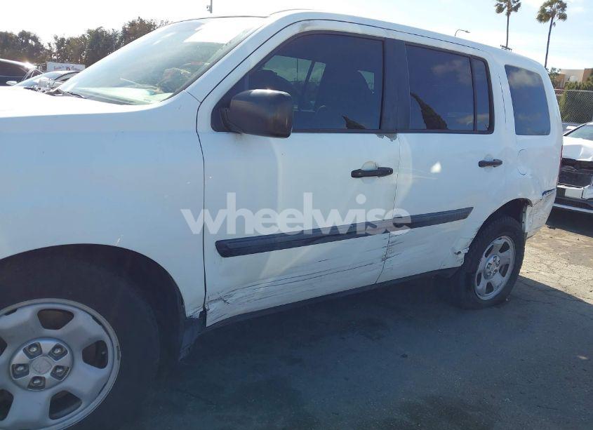 Photo 6 of 2011 Honda Pilot LX (VIN 5FNYF3H27BB052304)