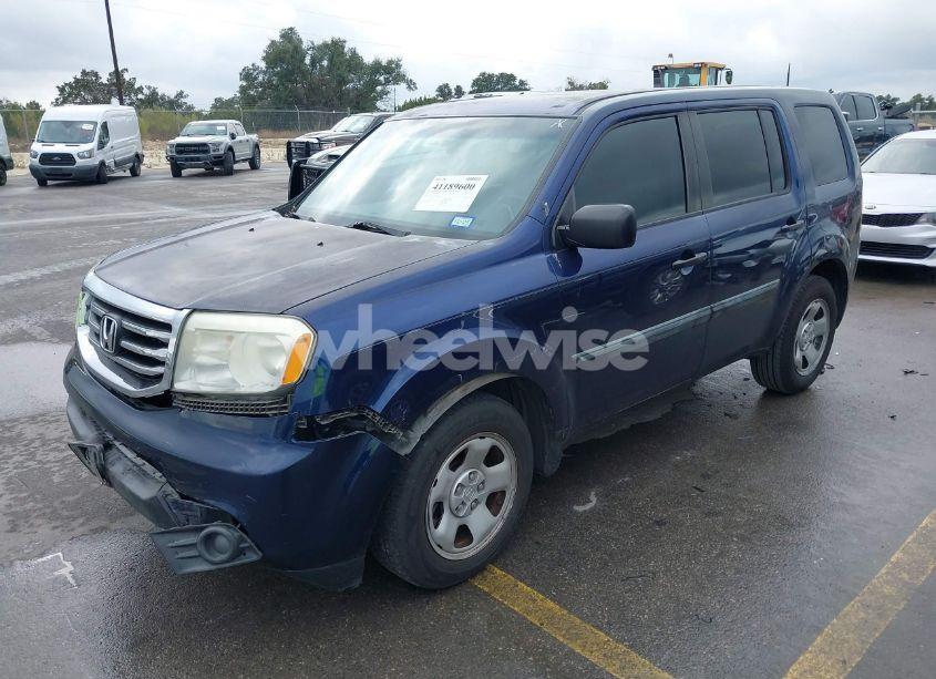 Photo 2 of 2013 Honda Pilot LX (VIN 5FNYF3H27DB005020)
