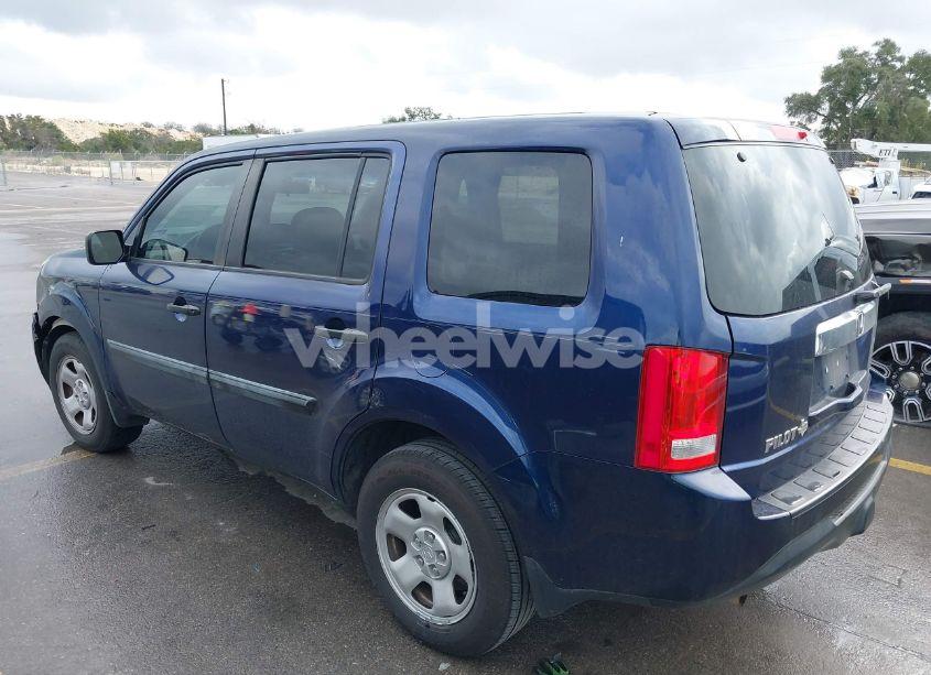 Photo 3 of 2013 Honda Pilot LX (VIN 5FNYF3H27DB005020)