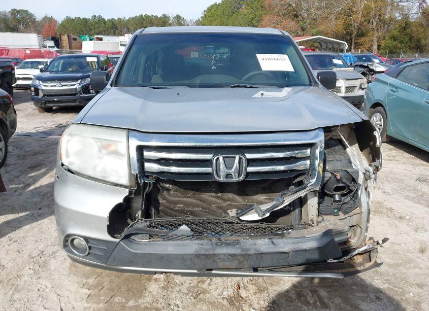 Photo 12 of 2014 Honda Pilot LX (VIN 5FNYF3H27EB019789)