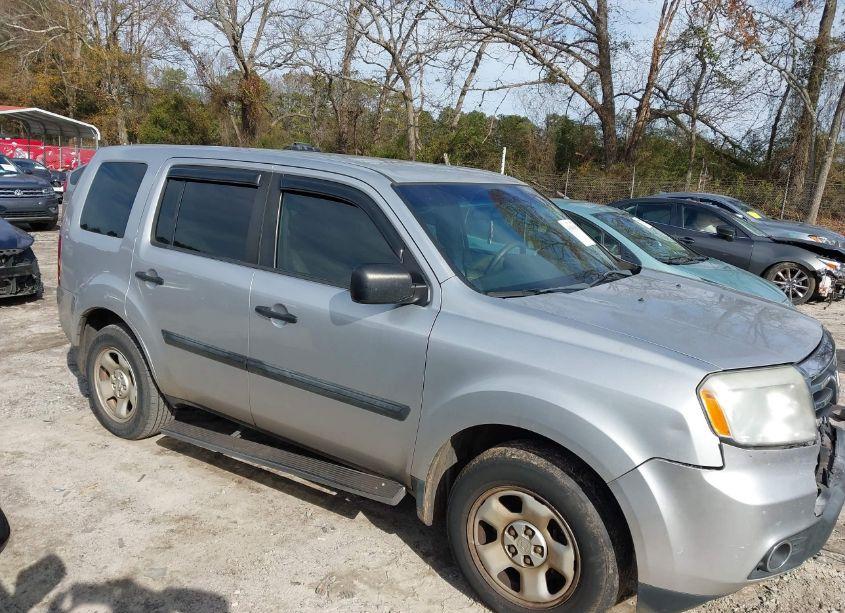 Photo 13 of 2014 Honda Pilot LX (VIN 5FNYF3H27EB019789)