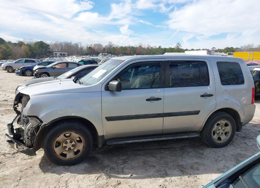 Photo 14 of 2014 Honda Pilot LX (VIN 5FNYF3H27EB019789)