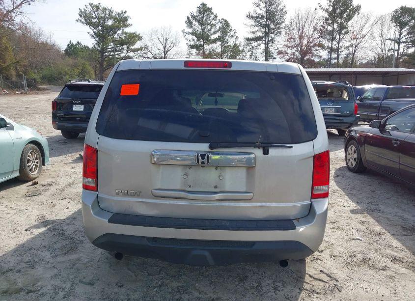 Photo 16 of 2014 Honda Pilot LX (VIN 5FNYF3H27EB019789)