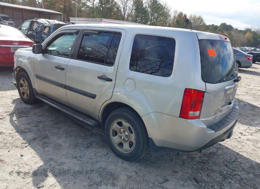 Photo 3 of 2014 Honda Pilot LX (VIN 5FNYF3H27EB019789)