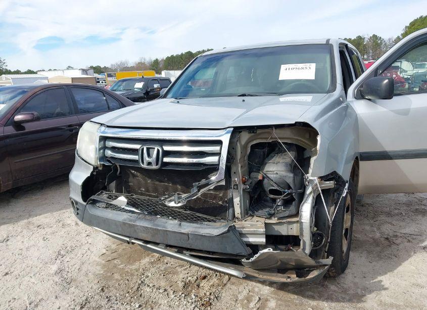 Photo 6 of 2014 Honda Pilot LX (VIN 5FNYF3H27EB019789)