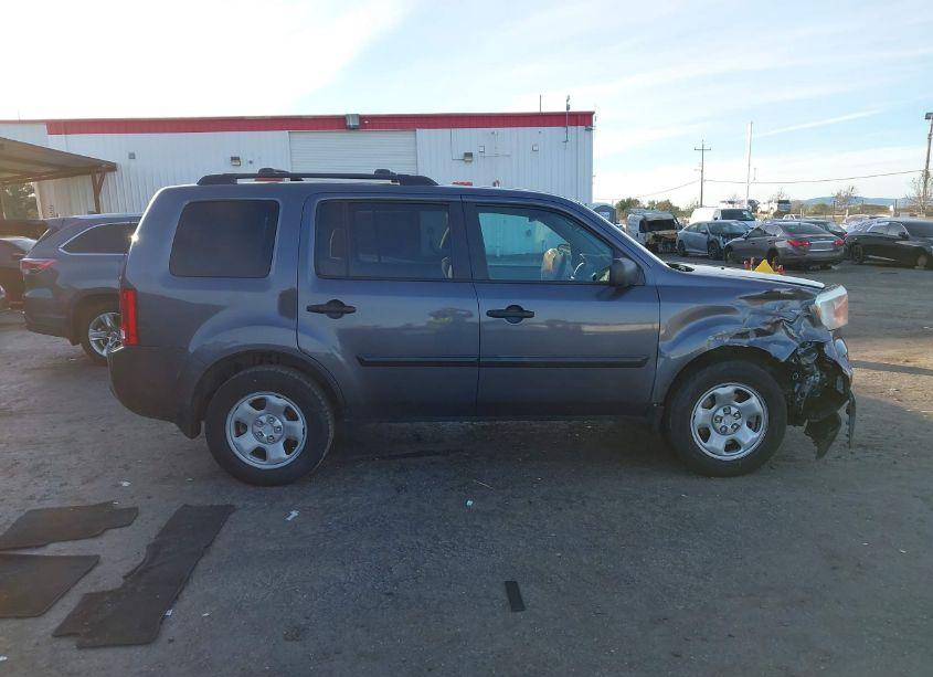 Photo 13 of 2015 Honda Pilot LX (VIN 5FNYF3H27FB025478)