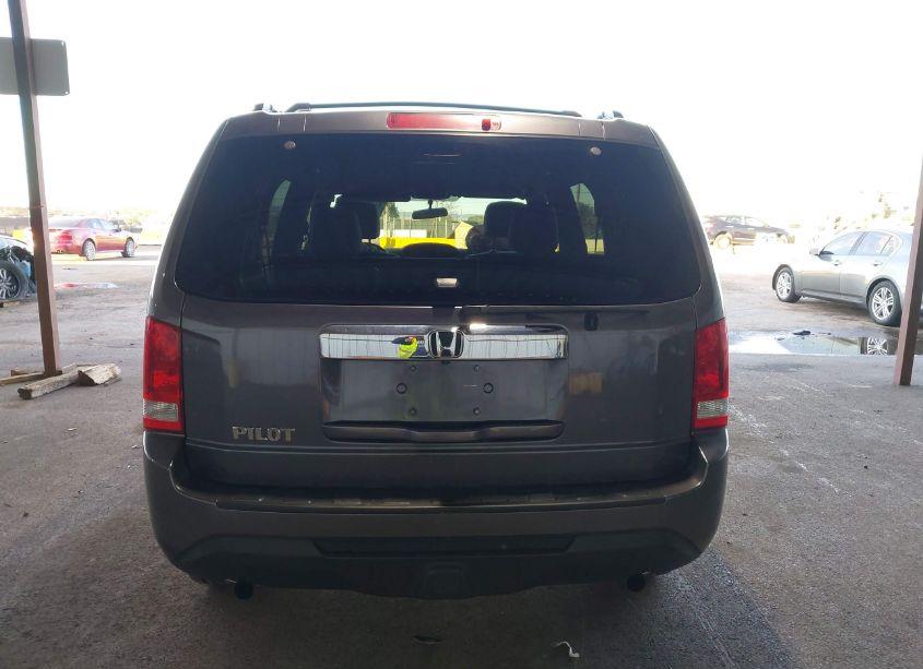 Photo 16 of 2015 Honda Pilot LX (VIN 5FNYF3H27FB025478)