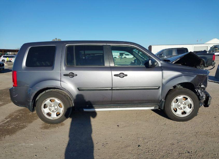 Photo 13 of 2015 Honda Pilot LX (VIN 5FNYF3H27FB031457)