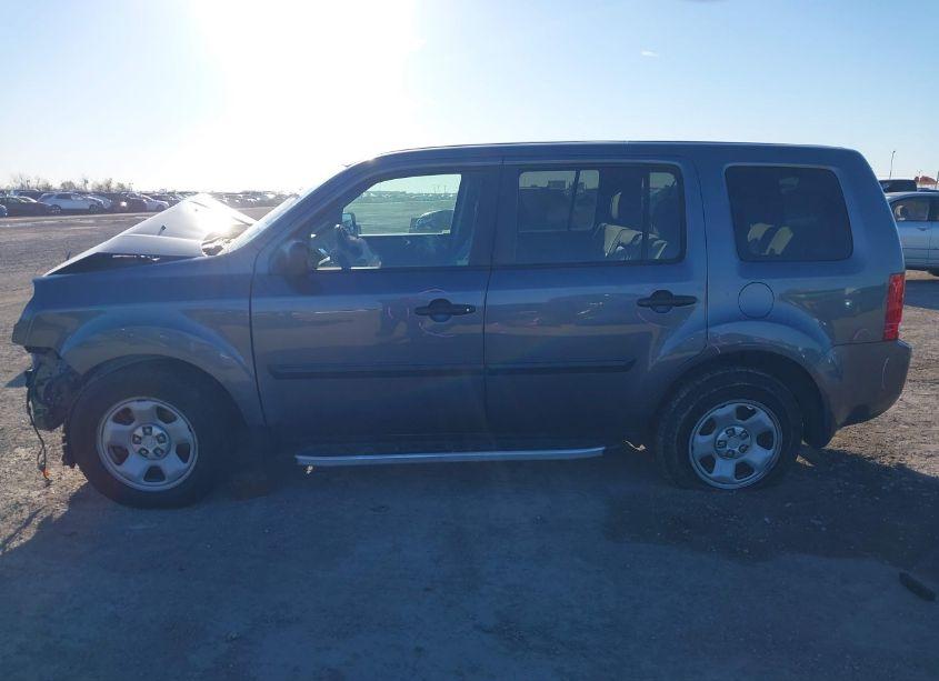 Photo 14 of 2015 Honda Pilot LX (VIN 5FNYF3H27FB031457)