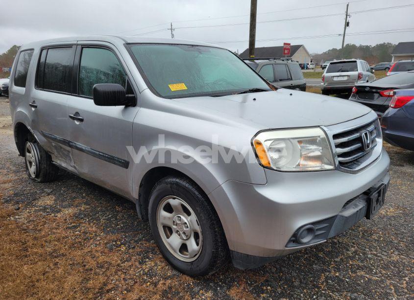 Photo 2 of 2015 Honda Pilot (VIN 5FNYF3H27FB033287)