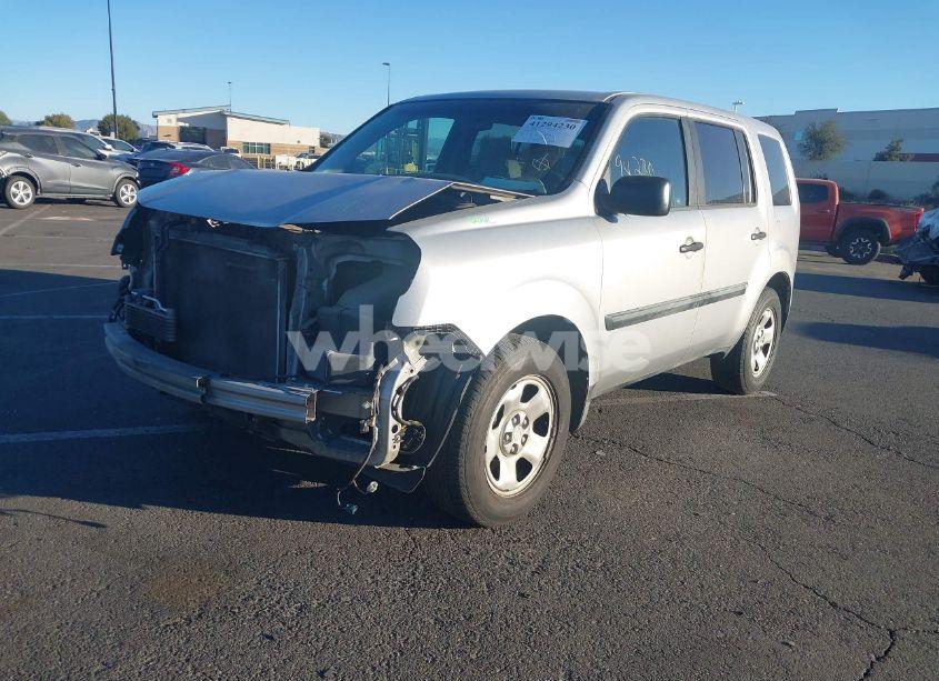 Photo 2 of 2011 Honda Pilot LX (VIN 5FNYF3H28BB025144)